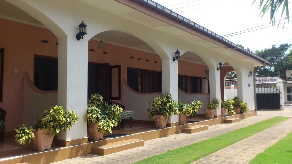 Ocean View Tourist Guest House At Negombo Beach Near The Airport Extérieur photo
