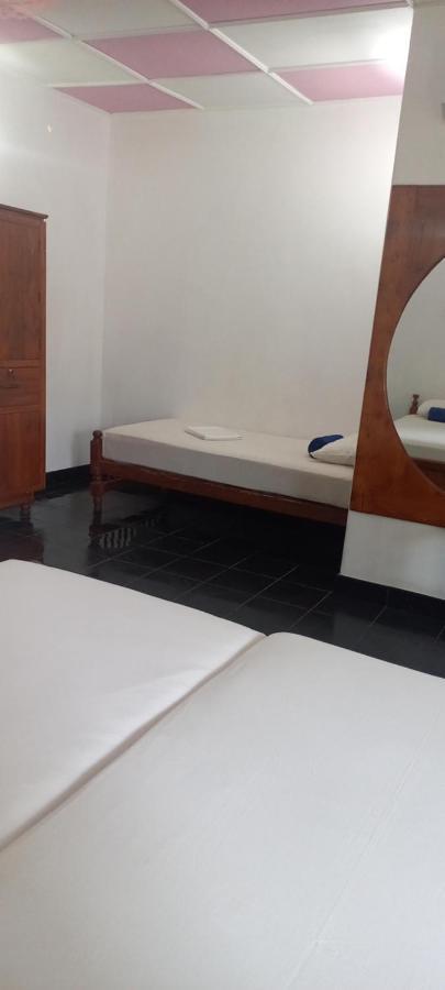 Ocean View Tourist Guest House At Negombo Beach Near The Airport Extérieur photo