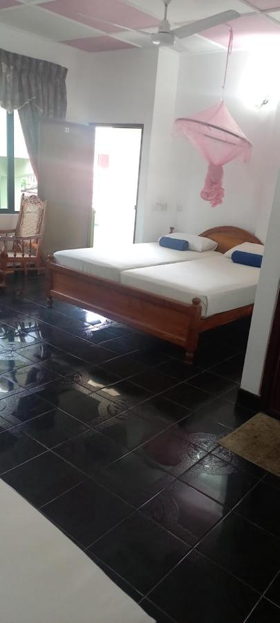 Ocean View Tourist Guest House At Negombo Beach Near The Airport Extérieur photo