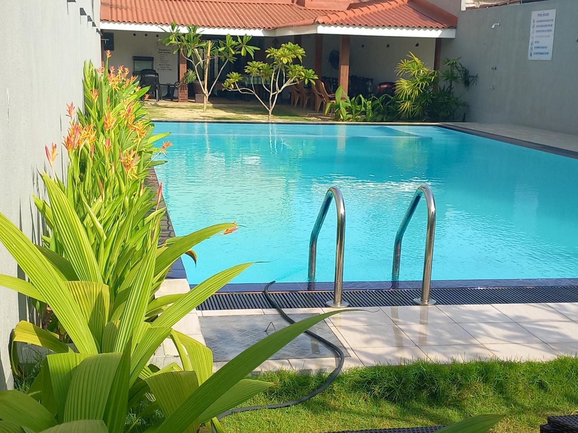 Ocean View Tourist Guest House At Negombo Beach Near The Airport Extérieur photo