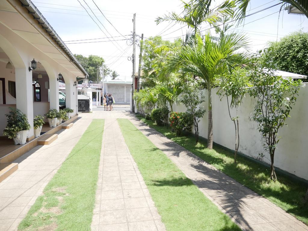 Ocean View Tourist Guest House At Negombo Beach Near The Airport Extérieur photo