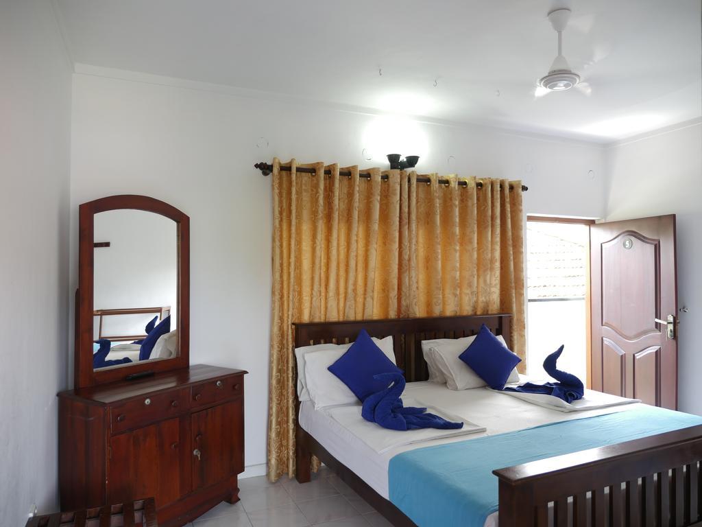 Ocean View Tourist Guest House At Negombo Beach Near The Airport Extérieur photo