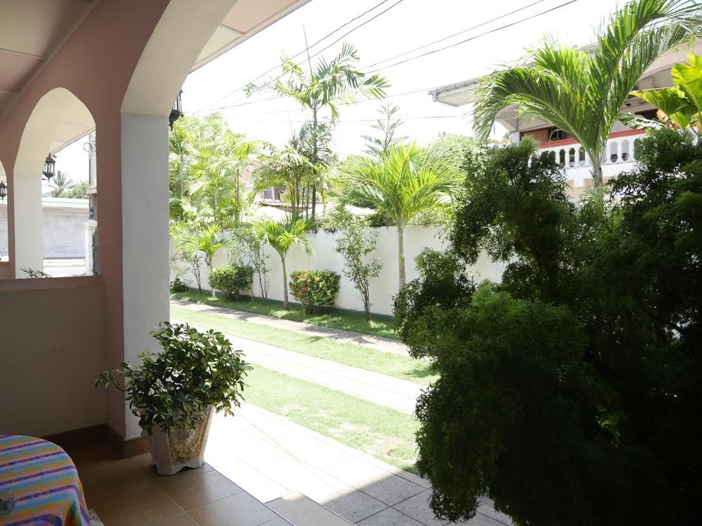 Ocean View Tourist Guest House At Negombo Beach Near The Airport Extérieur photo
