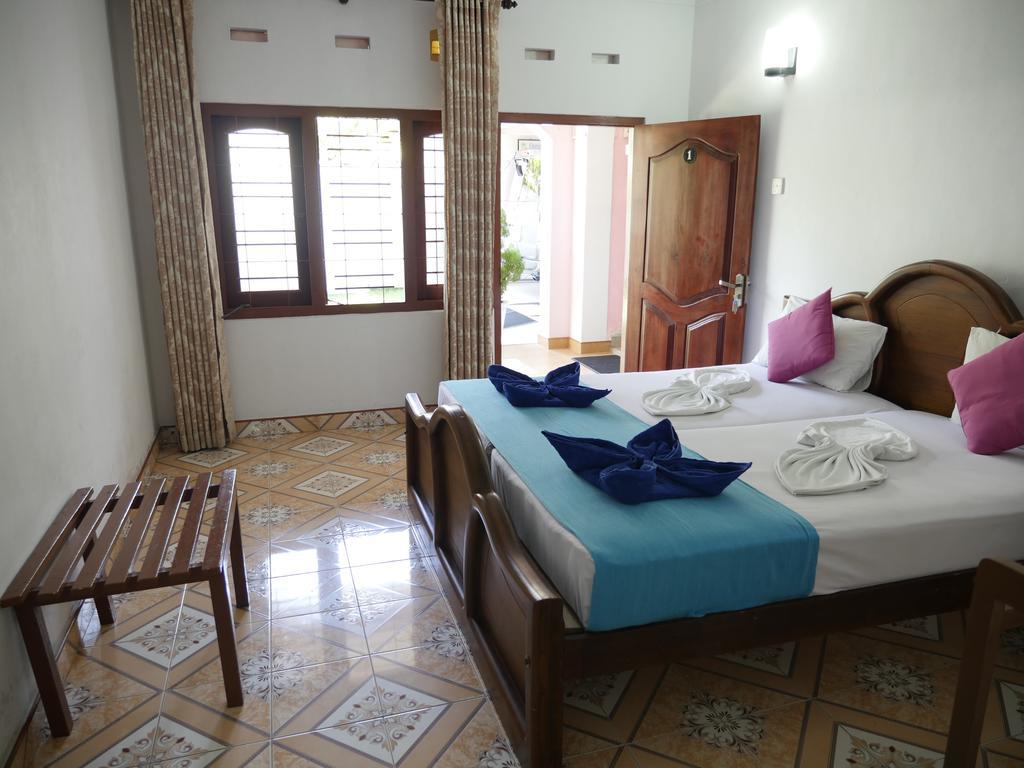 Ocean View Tourist Guest House At Negombo Beach Near The Airport Extérieur photo