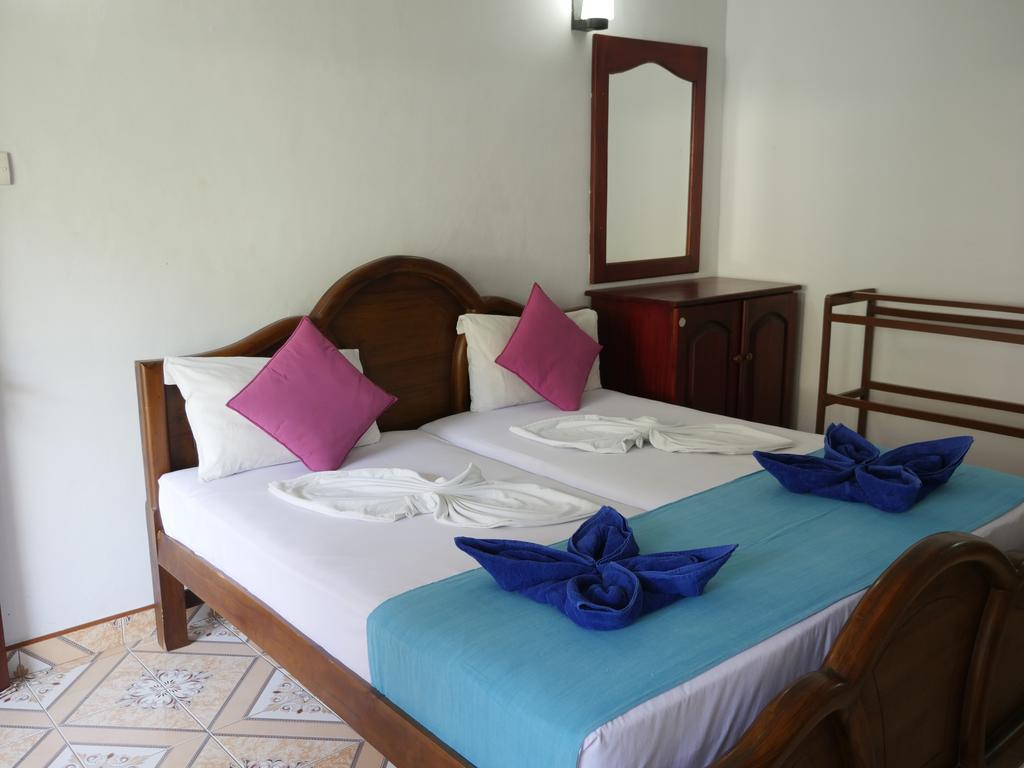 Ocean View Tourist Guest House At Negombo Beach Near The Airport Extérieur photo