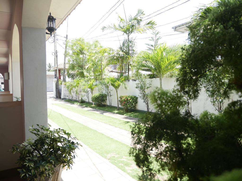 Ocean View Tourist Guest House At Negombo Beach Near The Airport Extérieur photo